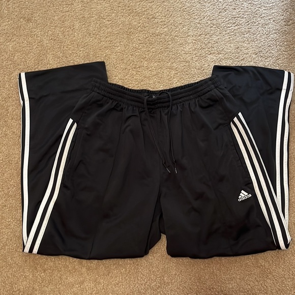 Men’s adidas athletic pants with draw string and pockets, size L, EUC - Picture 2 of 7